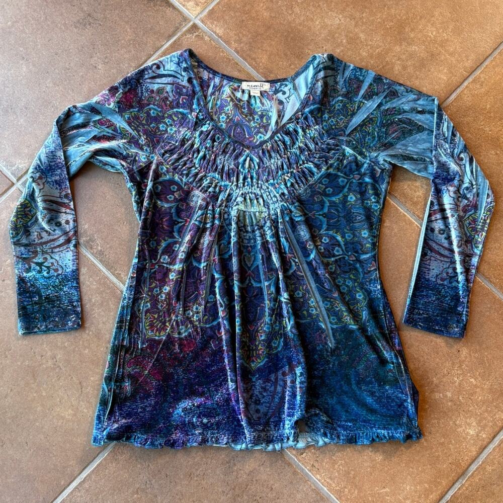 One World Psychedelic Velour V-Neck Top with Ruffles and Smocking Detail size L - Picture 10 of 11